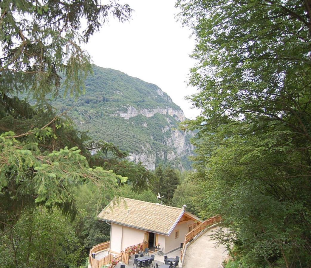 Chalet Torcel Affittacamere San Lorenzo Dorsino Exteriör bild